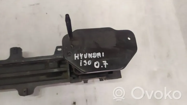 Hyundai i30 Poutre de soutien de pare-chocs arrière 86631J9100