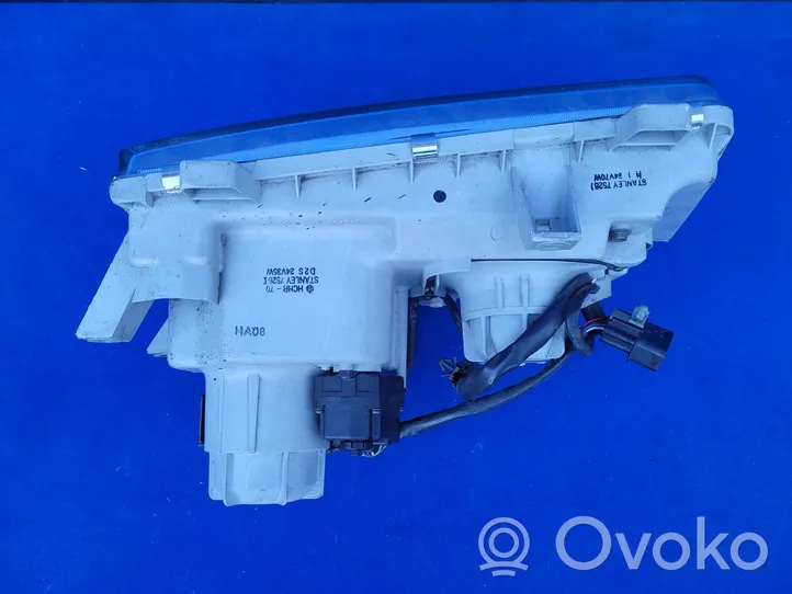 Mitsubishi Canter Lampa przednia FUSO