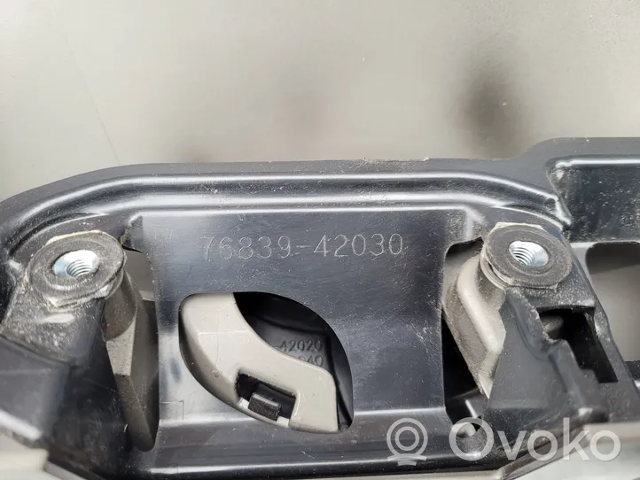 Toyota RAV 4 (XA40) Tylna klapa bagażnika 7680142150
