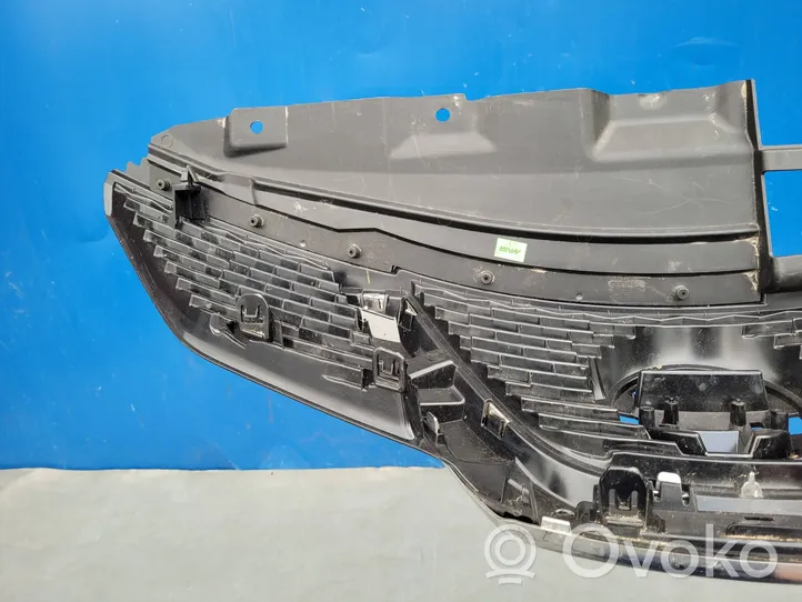 Nissan Qashqai Maskownica / Grill / Atrapa górna chłodnicy 623104EA2D