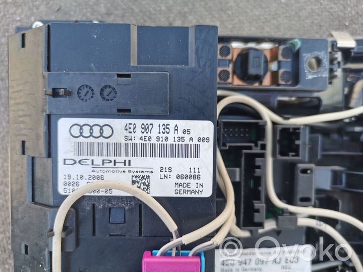 Audi A8 S8 D3 4E Światło fotela przedniego 4E0947097AJ