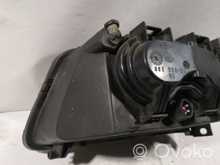 Audi A3 S3 8L Lampa przednia 96303600