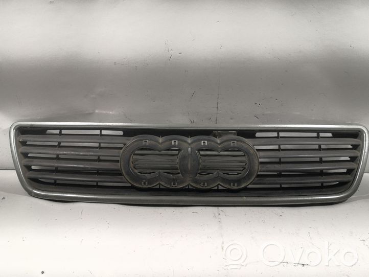 Audi A6 S6 C4 4A Maskownica / Grill / Atrapa górna chłodnicy AD0700602