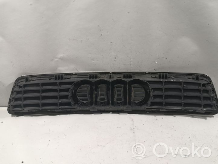 Audi A4 S4 B5 8D Griglia superiore del radiatore paraurti anteriore 