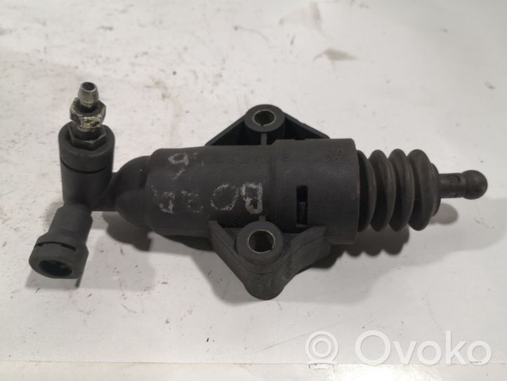 Volkswagen Bora Główny cylinder sprzęgła 1J0721261F