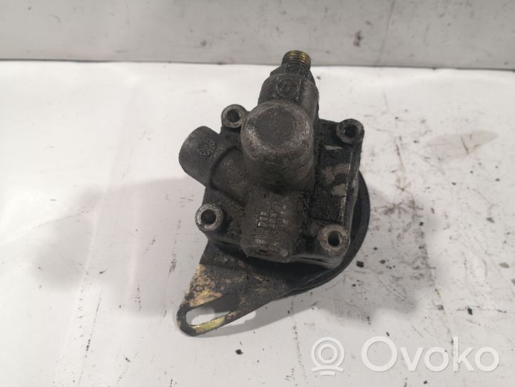 Alfa Romeo 166 Power steering pump 7681955175