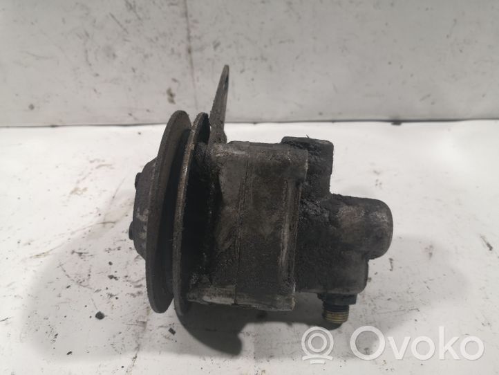 Alfa Romeo 166 Power steering pump 7681955175