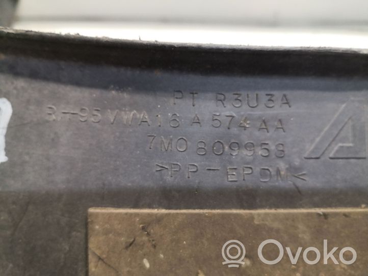 Volkswagen Sharan Etupyörän sisälokasuojat 95VWA16A574AA