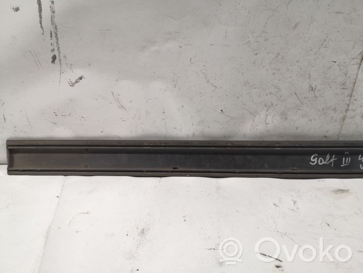 Volkswagen Golf III Moulure de porte avant 1H4853515