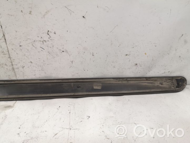 Opel Zafira B Moulure de porte avant RH13137773