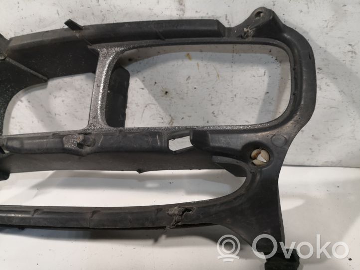 Toyota Avensis T250 Priešrūkinio žibinto apdaila/ grotelės 5212805040