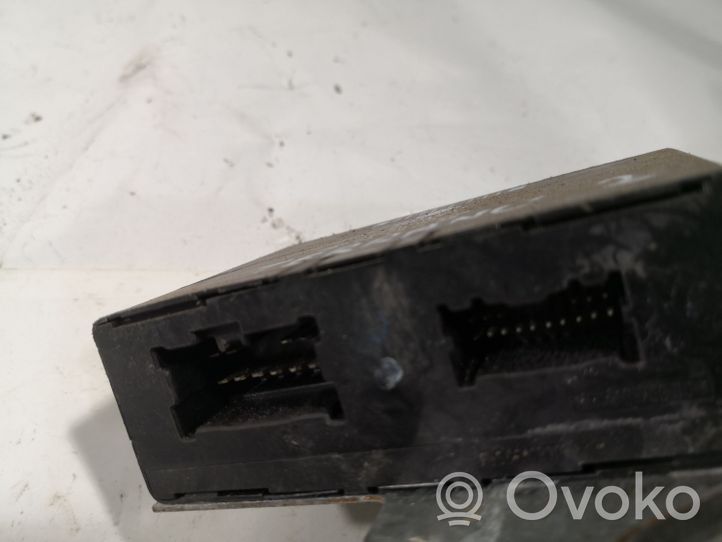 Nissan Terrano Oven keskuslukituksen ohjausyksikön moduuli 284507F006