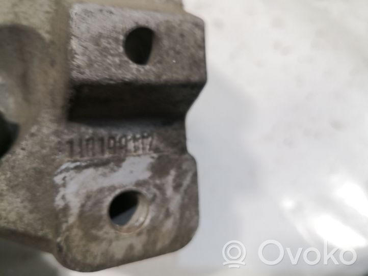 Volkswagen Bora Soporte de montaje de la caja de cambios 1J0199117