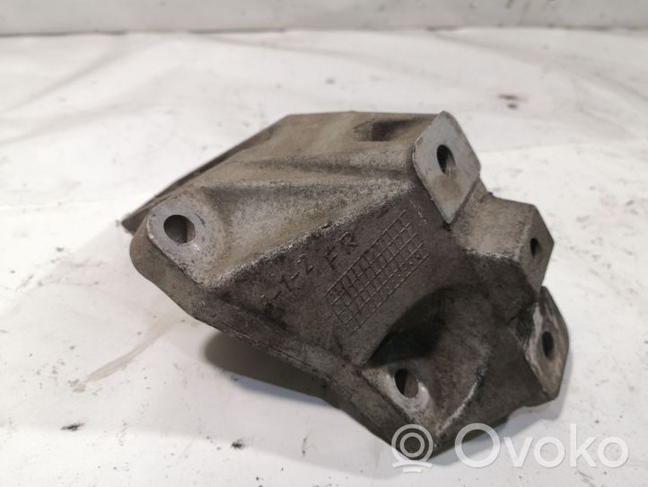 Volkswagen Bora Soporte de montaje de la caja de cambios 1J0199117