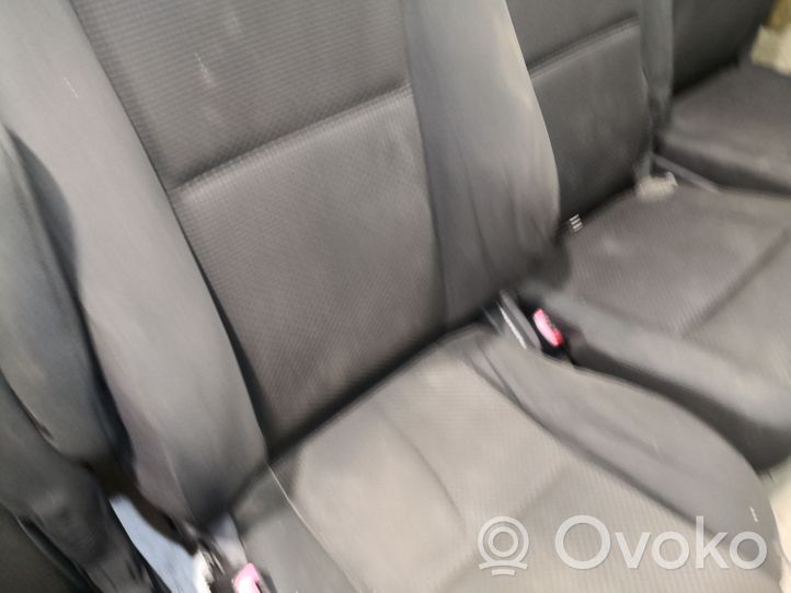 Toyota Corolla Verso AR10 Istuinsarja 