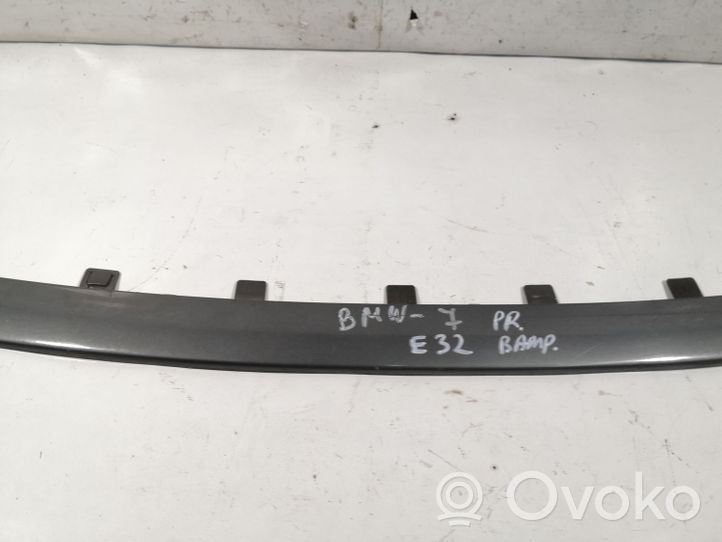 BMW 7 E32 Modanatura separatore del paraurti anteriore 51111908066