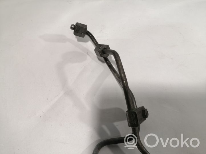 Volkswagen Phaeton Fuel injector supply line/pipe 