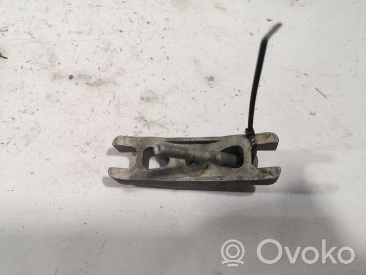 Volkswagen Jetta VI Fuel Injector clamp holder 03L216V300