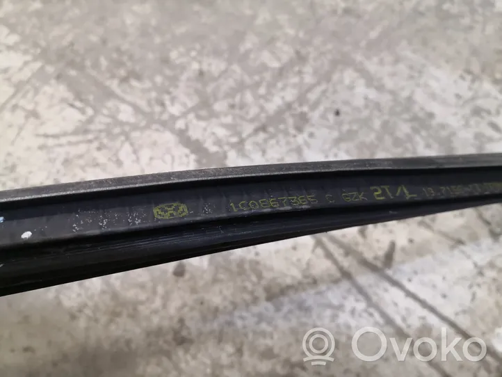 Volkswagen New Beetle Front door rubber seal 1C0867365