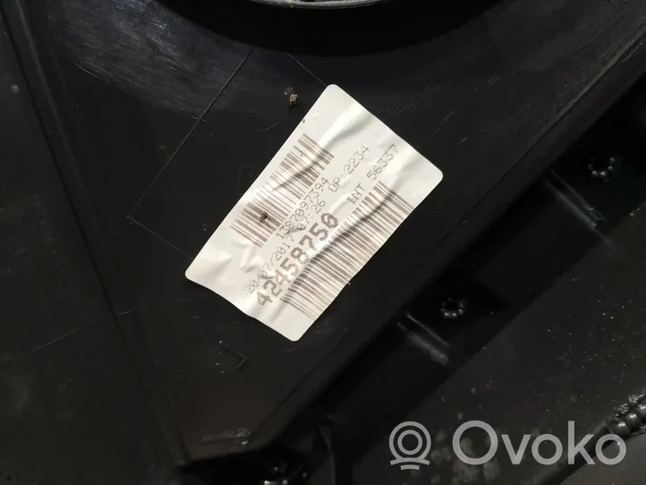 Opel Mokka X Takaoven verhoilu 42458750