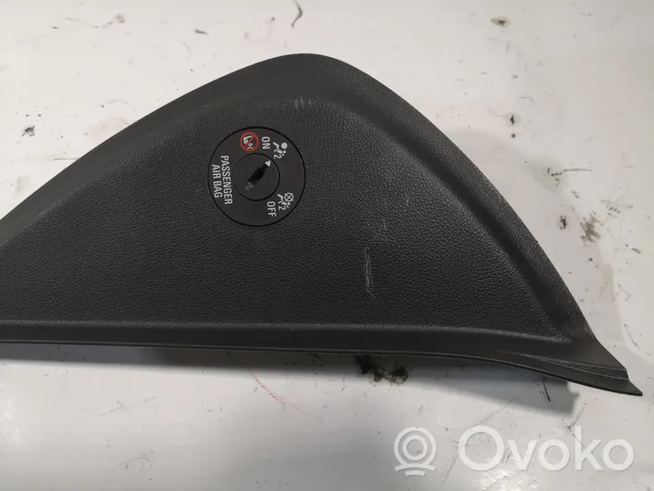 Opel Mokka X Garniture d'extrémité latérale du tableau de bord AUT48840