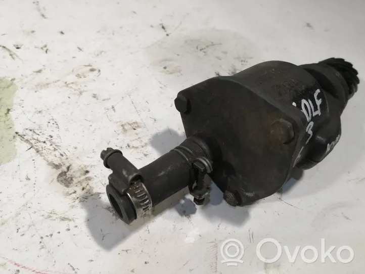 Volkswagen Golf III Pompe à vide 028207A