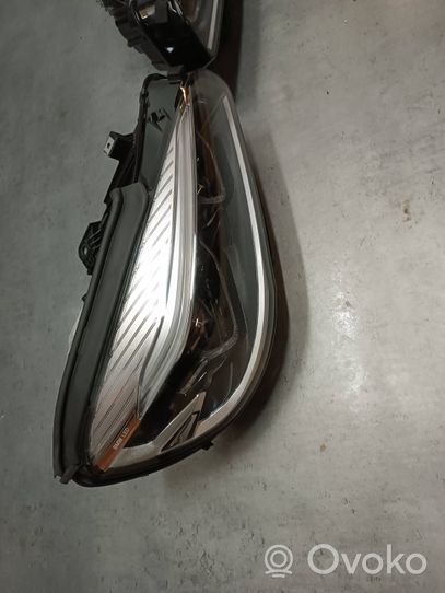 BMW 2 F46 Lampy przednie / Komplet 8738642 8738641