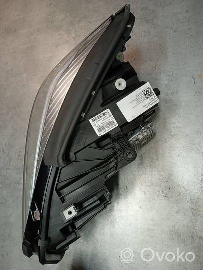 BMW 2 F46 Lampy przednie / Komplet 8738642 8738641