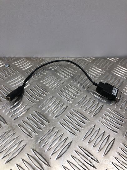 Mercedes-Benz E W212 Câble adaptateur AUX A0018276604