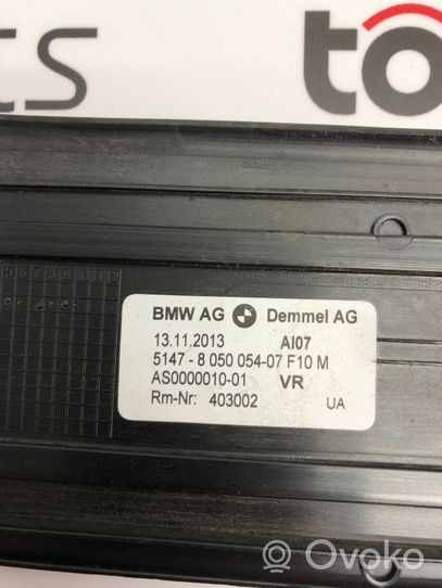 BMW 5 F10 F11 Etuoven kynnyksen suojalista 8050054