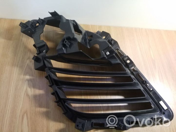 Mazda CX-7 Grille inférieure de pare-chocs avant EH6450C21