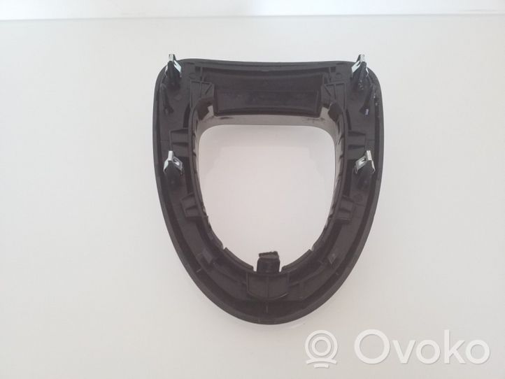 Nissan Qashqai Garniture levier frein à main P13717A77000