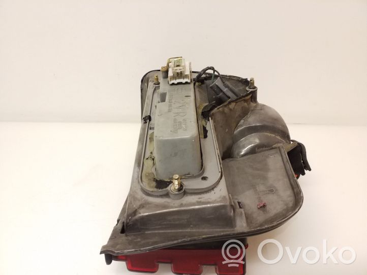 Mitsubishi Galant Eterna Lampa tylna 0438575