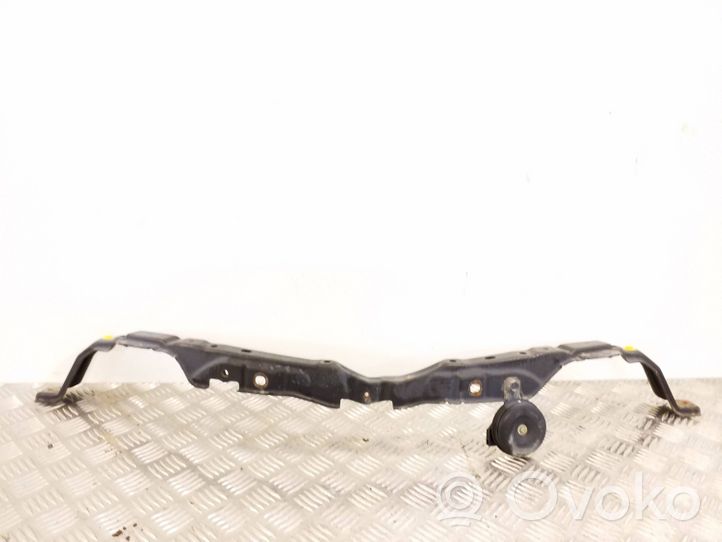 Toyota RAV 4 (XA40) Uchwyt / Mocowanie zderzaka przedniego 