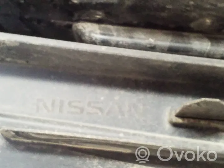 Nissan NV300 Griglia superiore del radiatore paraurti anteriore 623109057R