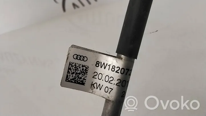 Audi A4 S4 B9 Wąż / Przewód klimatyzacji A/C 8W1820720F