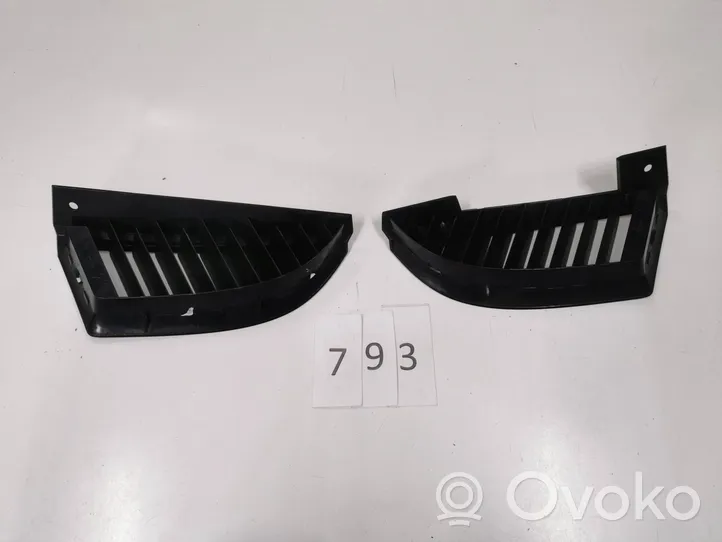 Mitsubishi Colt Grille de calandre avant MN127774