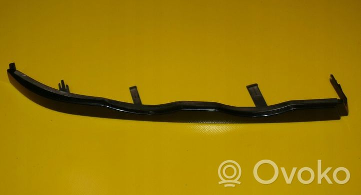 BMW 3 E46 Rivestimento sotto il faro/fanale 8208482