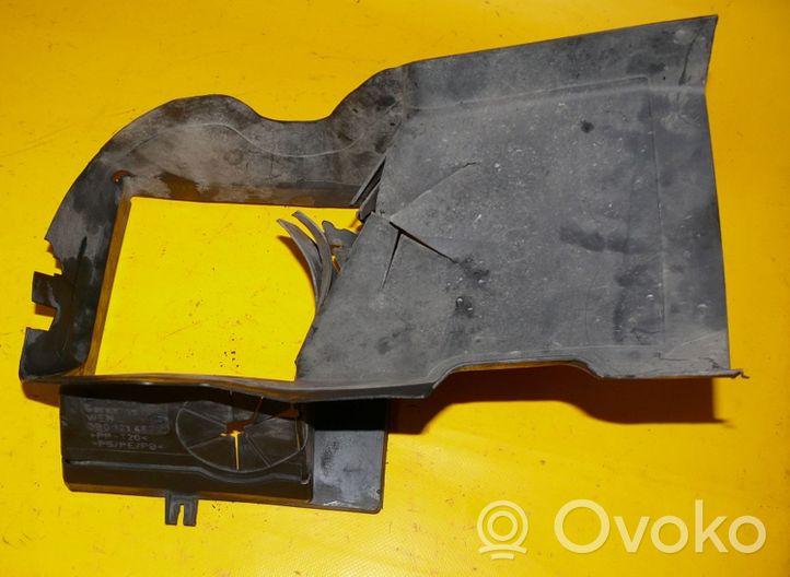 Volkswagen PASSAT B5.5 Conducto/guía del intercooler 3D0121467C