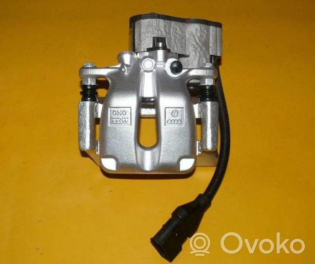 Audi A8 S8 D2 4D Caliper del freno trasero ZACISKI LEWY