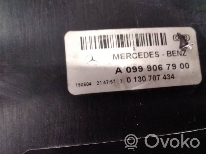 Mercedes-Benz C W205 Jäähdyttimen jäähdytinpuhaltimen suojus A0999067900