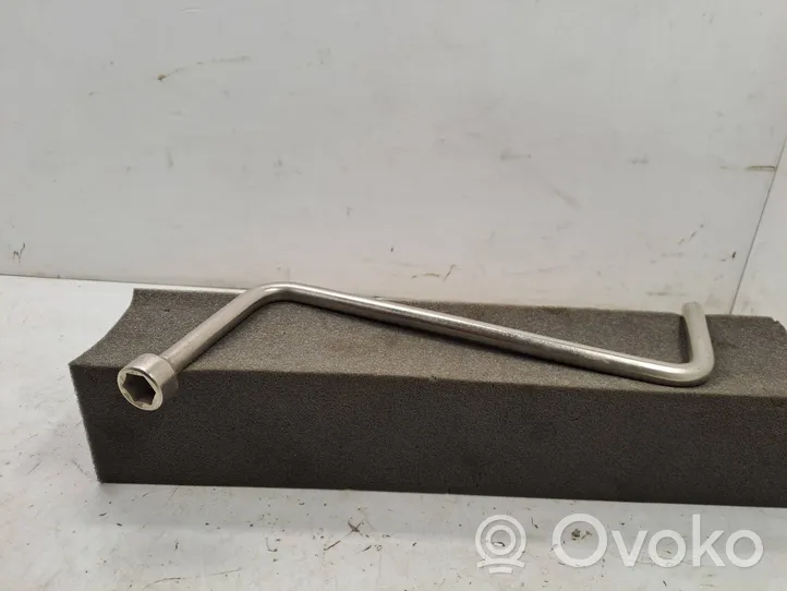 BMW X7 G07 Wheel nut wrench 6788617