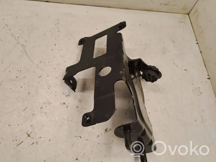 BMW X7 G07 Radiator mount bracket T77589BE