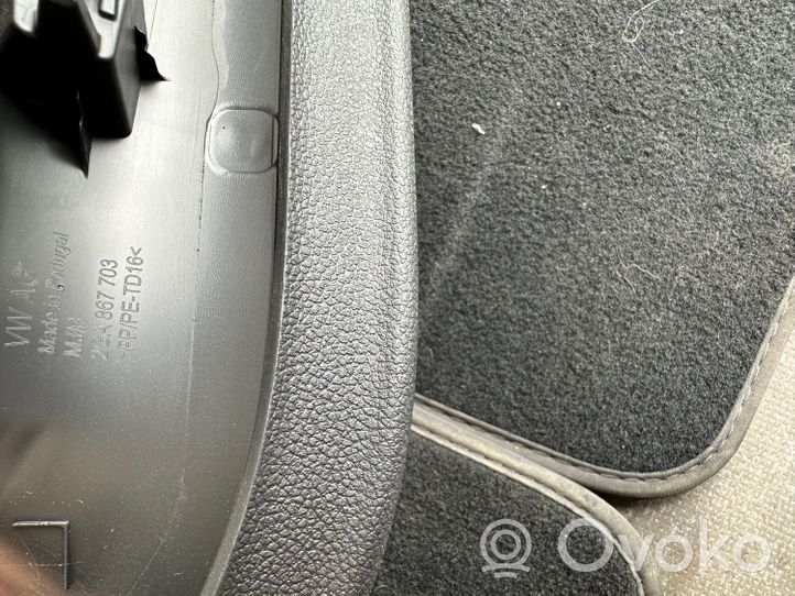 Volkswagen T-Roc Poszycie / Tapicerka tylnej klapy bagażnika 2GA867703