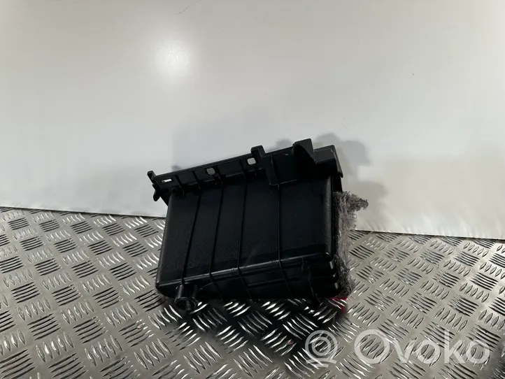 Lexus UX Vano portaoggetti nel bagagliaio 6499576030