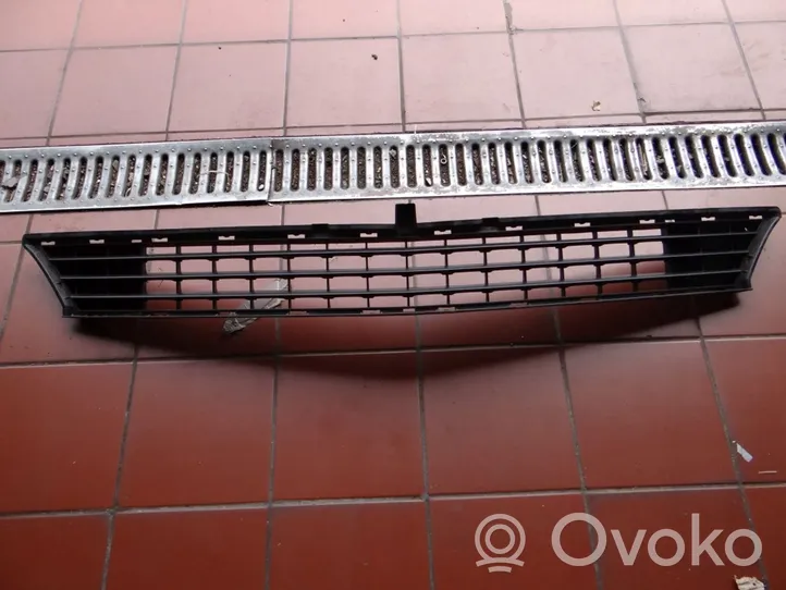 Mercedes-Benz A W169 Grille inférieure de pare-chocs avant A1698850123