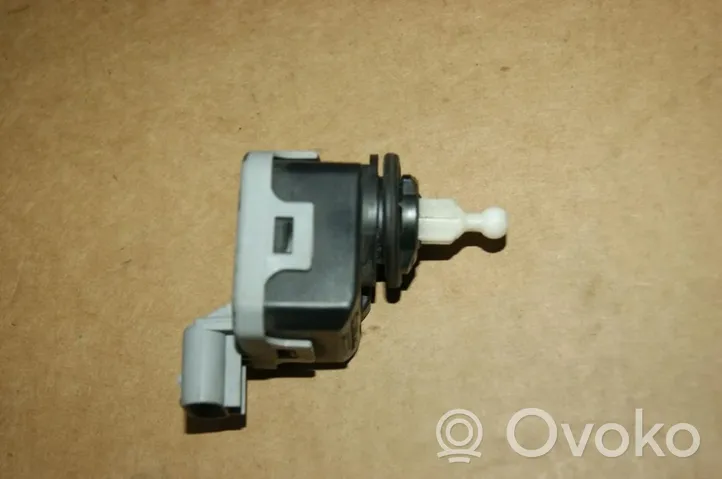 Opel Astra J Moteur de réglage du niveau des phares 90590665