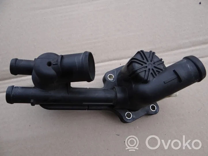 Audi A4 S4 B8 8K Alloggiamento termostato 03F121026B