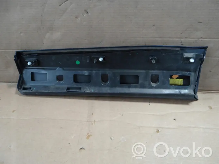 Audi Q3 F3 Takaoven lista (muoto) 83A853970A