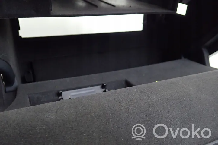 Audi Q3 8U Glove box set 8U1857035